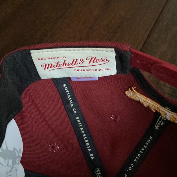 Cleveland Cavaliers Mitchell and Ness hats (3) - Picture 9 of 13